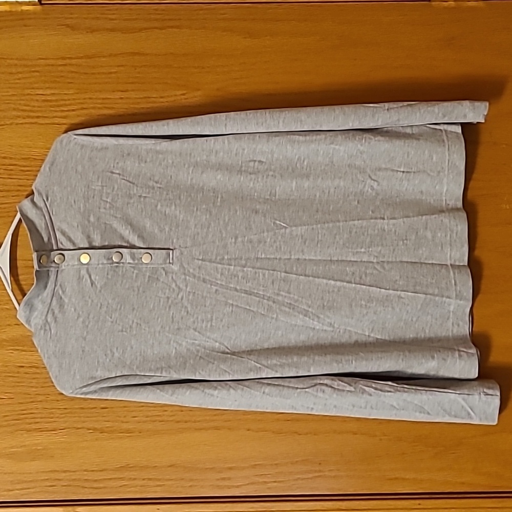 Loft Button Top - Picture 2 of 3